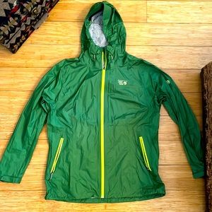 NWOT. Brand New Mountain Hardwear Shell. Women’s Size XL.